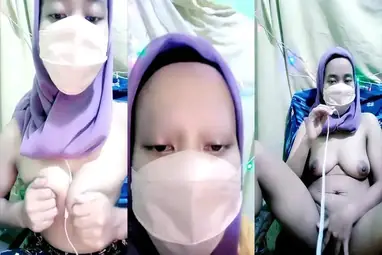 Ukhti Jilbab Ungu Menikmati Colmek Sampai Becek